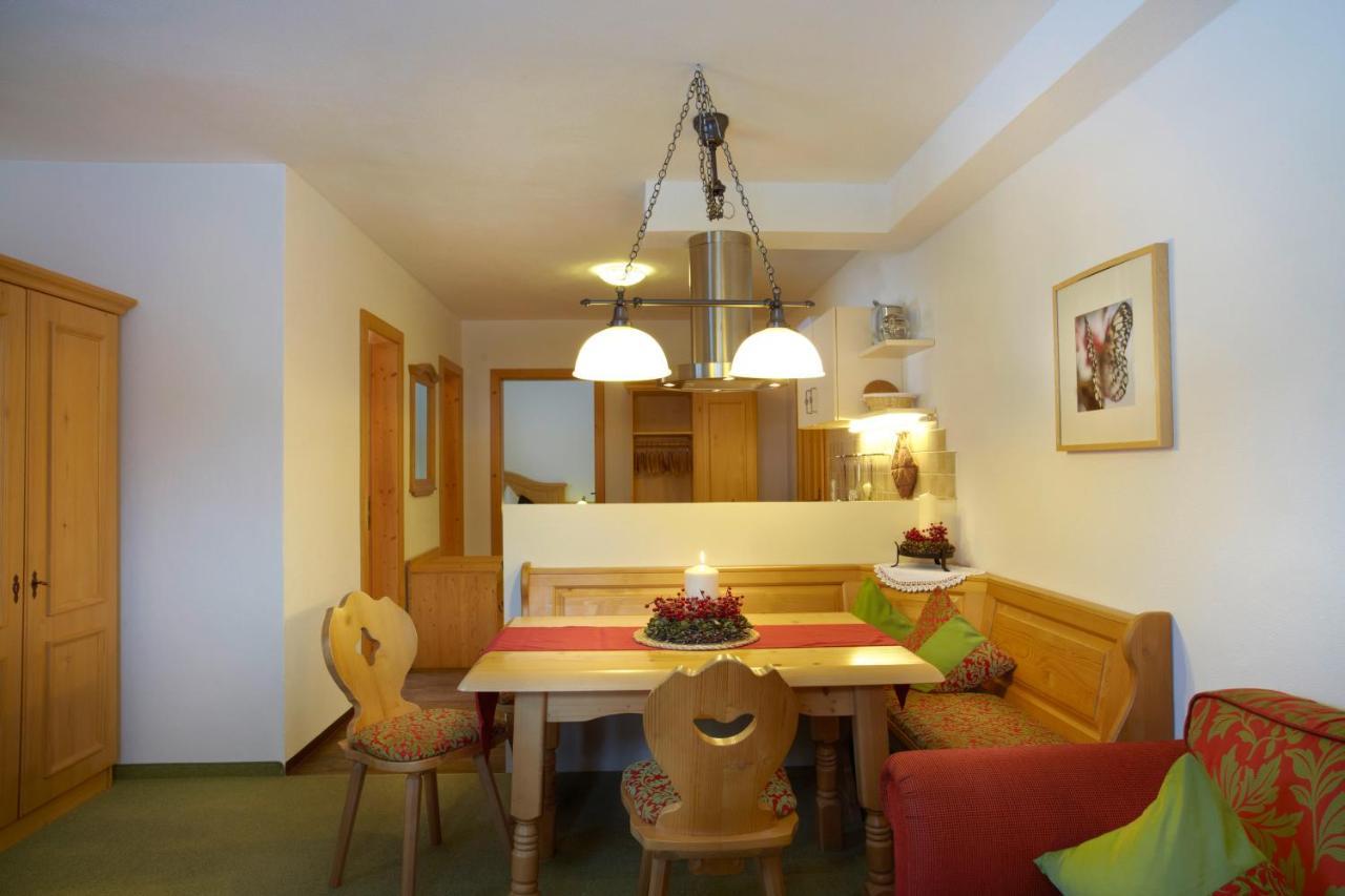 Landhaus Alpensonne Schattwald Phòng bức ảnh